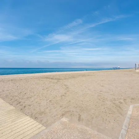 Casa En Con Barbacoa Y Jardin, Cerca De La Playa