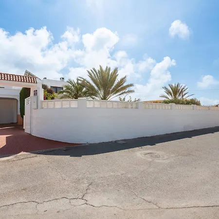 Casa En Con Barbacoa Y Jardin, Cerca De La Playa