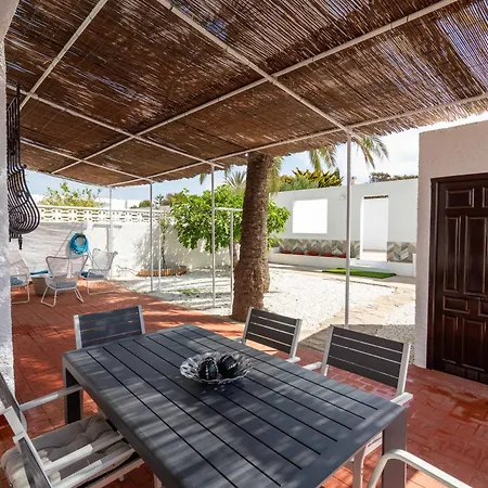 Casa En Con Barbacoa Y Jardin, Cerca De La Playa
